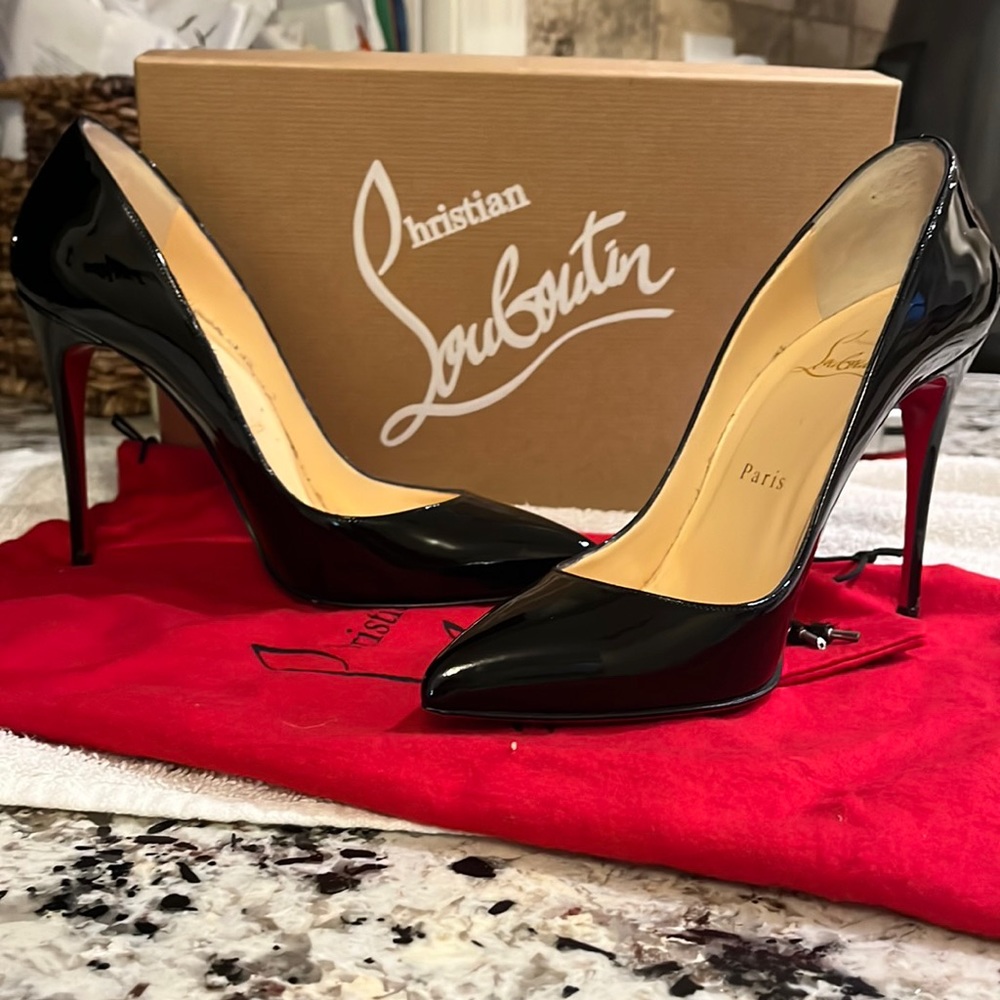 Christian Louboutin Black Patent Pigalle heels, like new, worn twice, size 7